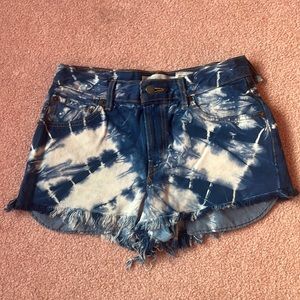 LEVI’S Blue and White Tie Dye Jean Shorts 29in waist